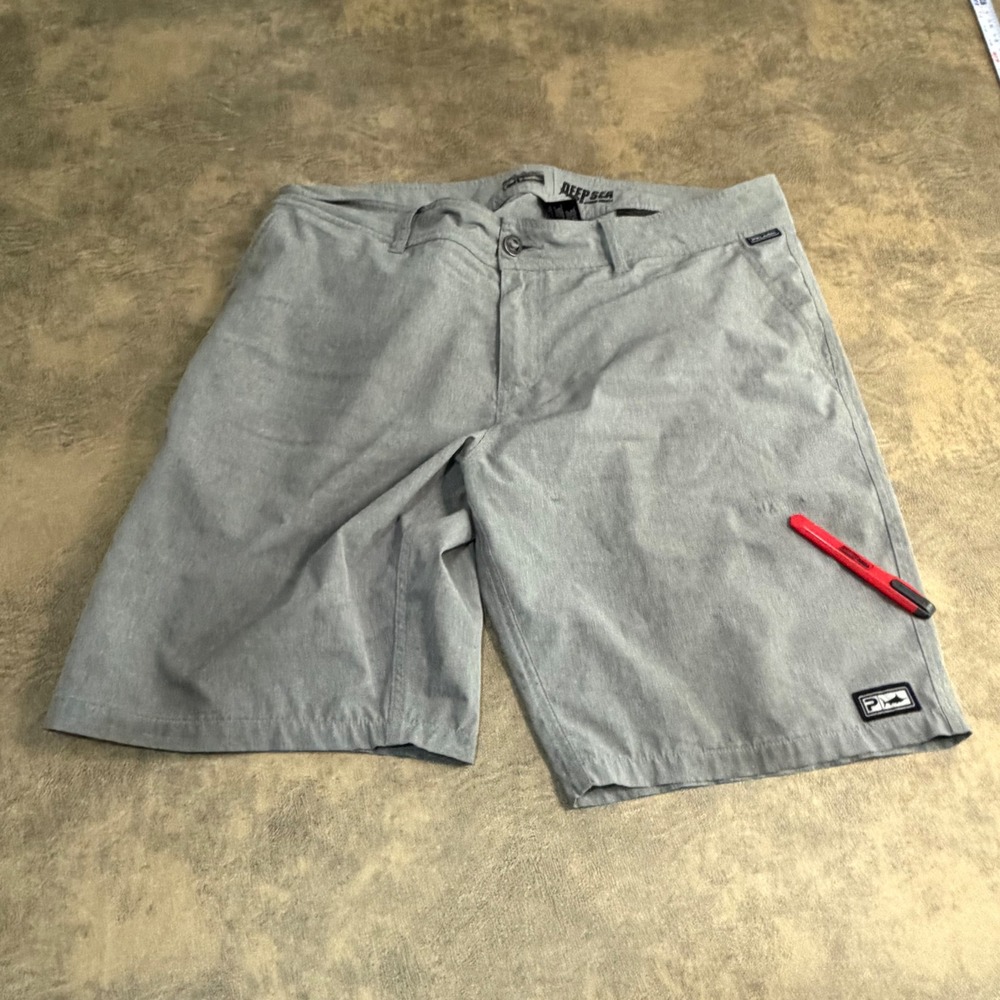Pelagic Hybrid Shorts Mens 38 Grey Deep Sea High Performance Fishing *FLAW*